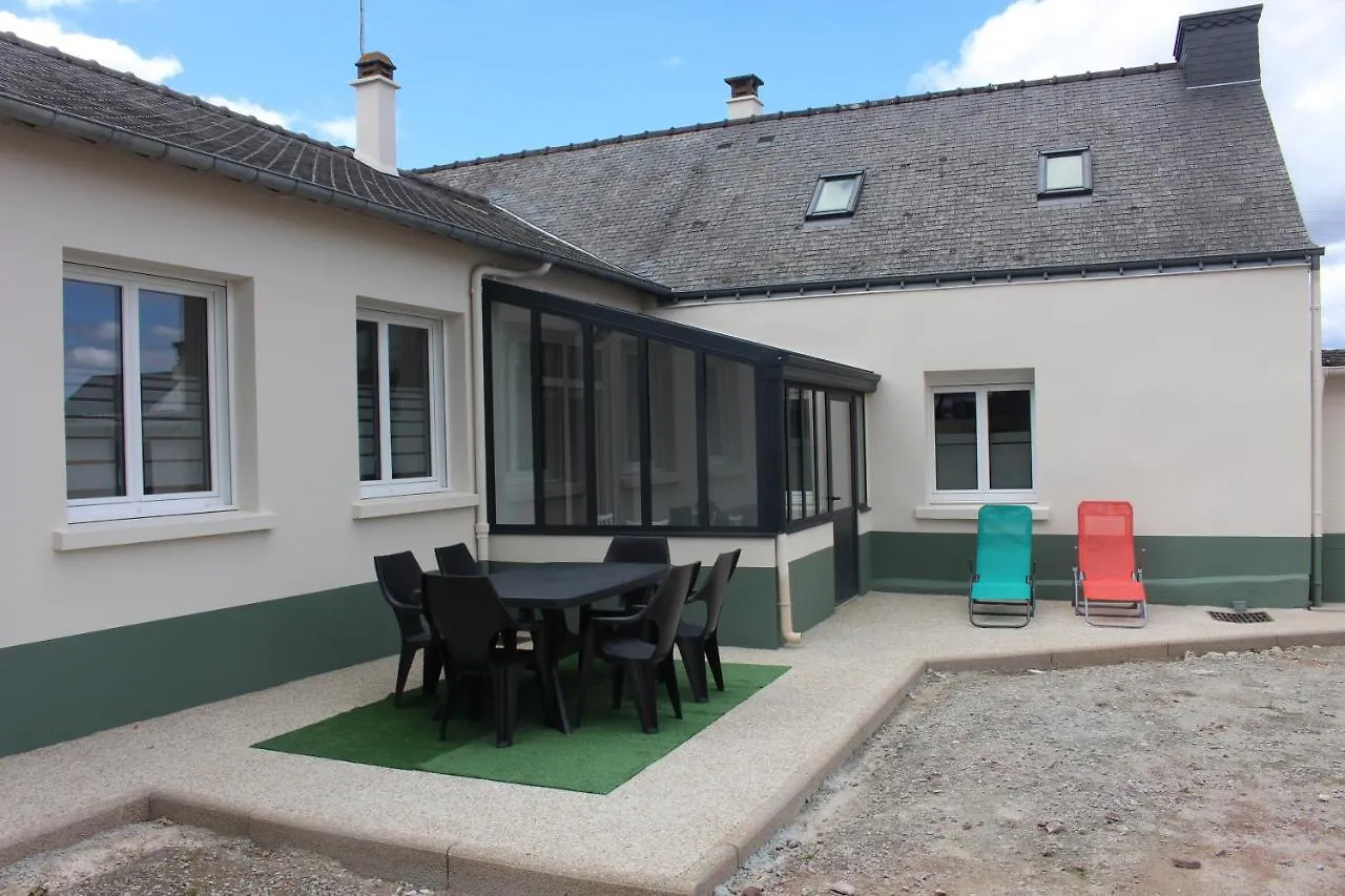 Villa La Baraque à Gourhel 0*,  France